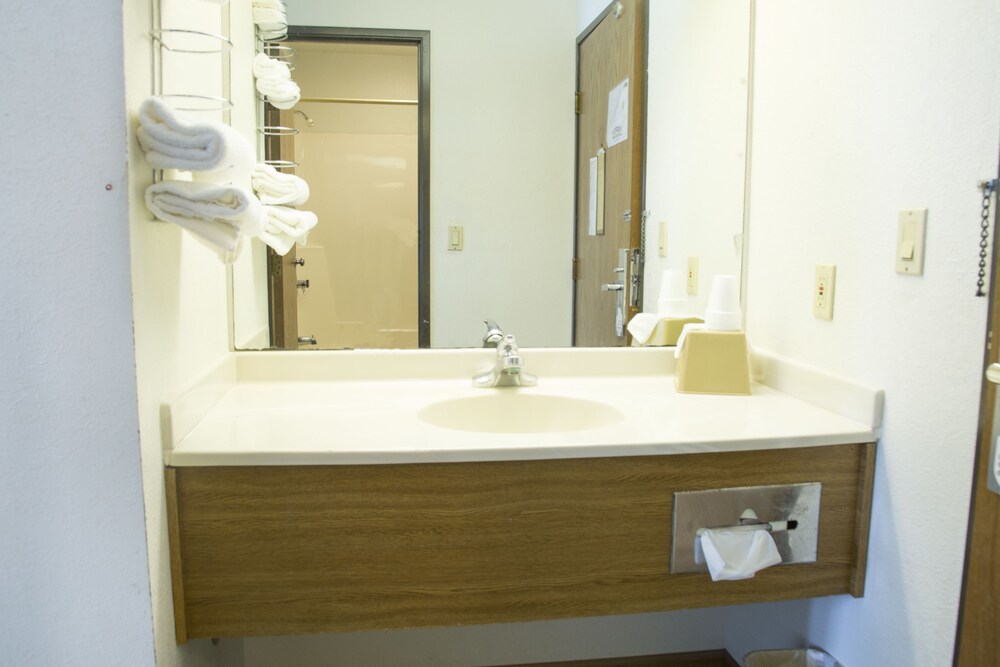 Aspen Inn, Cedar Rapids Aspen Inn, Cedar Rapids