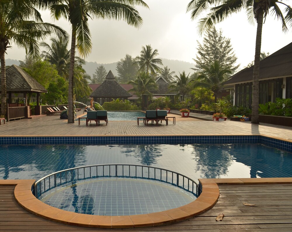 Nakara Long Beach Resort, Ko Lanta Nakara Long Beach Resort, Ko Lanta