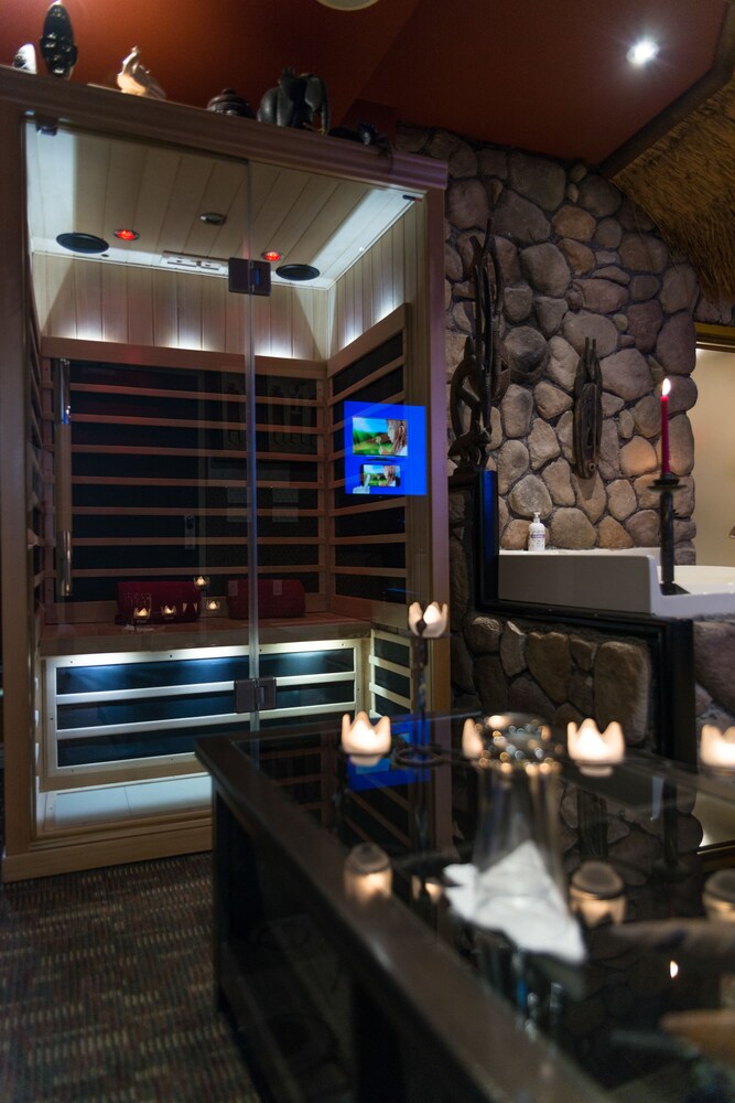 Mariaggi's Theme Suite Hotel & Spa, Winnipeg Mariaggi's Theme Suite Hotel & Spa, Winnipeg