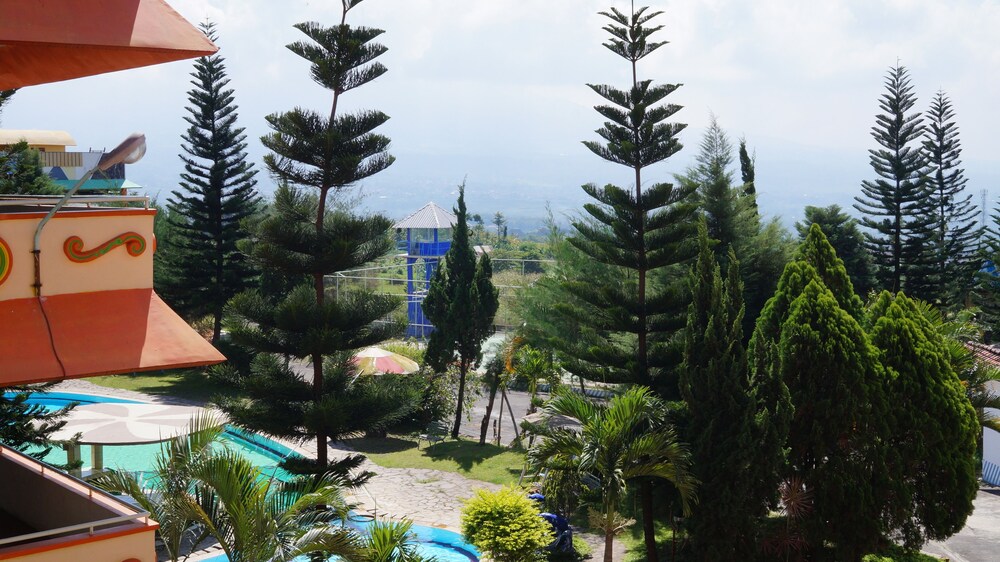 Hotel Surya Indah, Batu Hotel Surya Indah, Batu