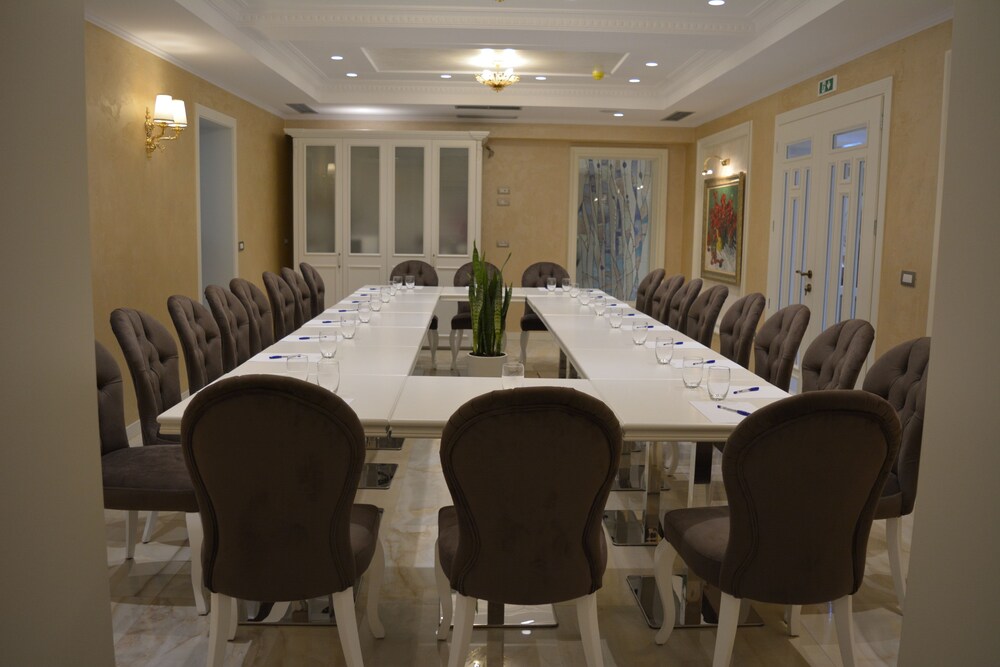 Lot Boutique Hotel, Tirane Lot Boutique Hotel, Tirane