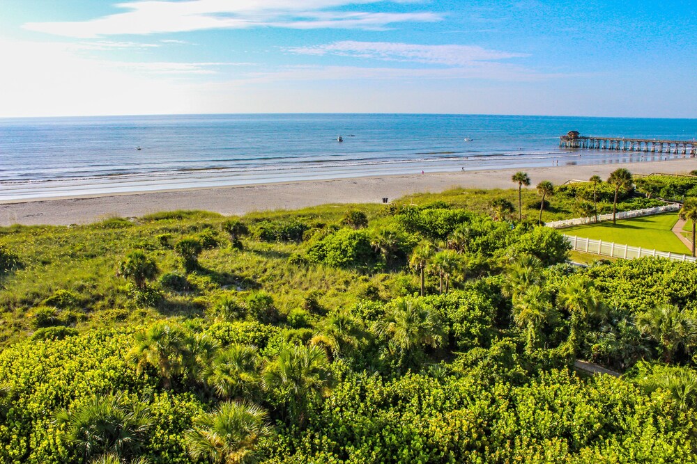 Discovery Beach Resort, a VRI resort, Cocoa Beach Discovery Beach Resort, a VRI resort, Cocoa Beach