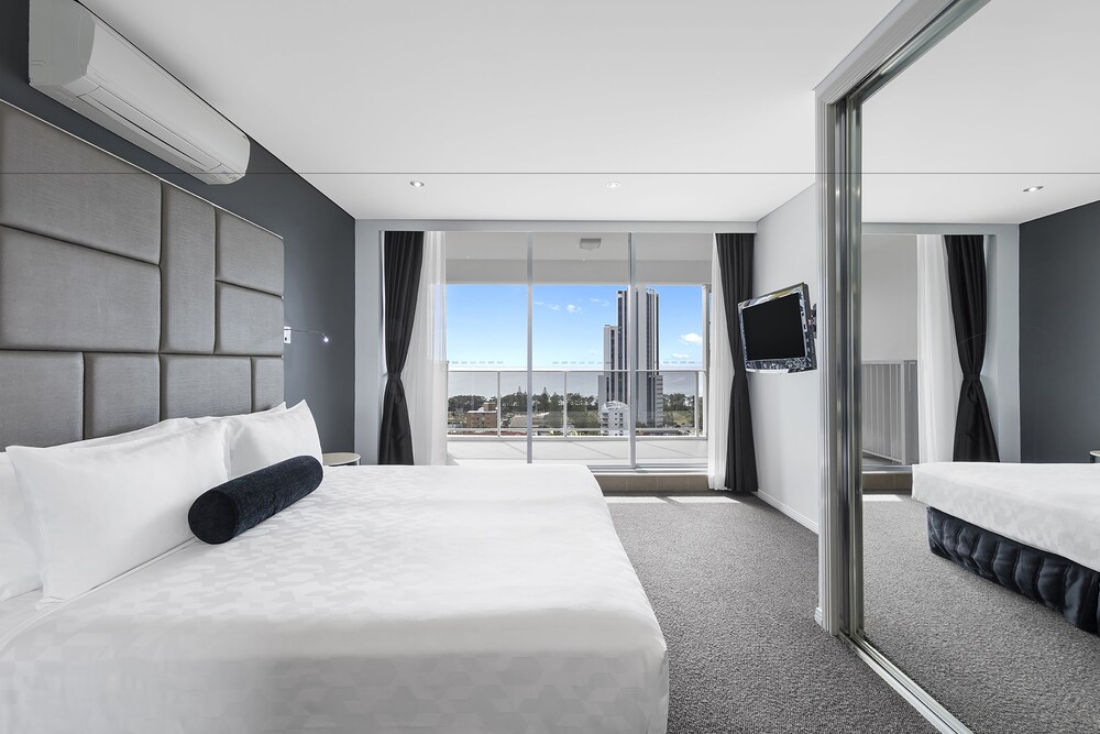 Meriton Suites Broadbeach, Gold Coast, Gold Coast Meriton Suites Broadbeach, Gold Coast, Gold Coast