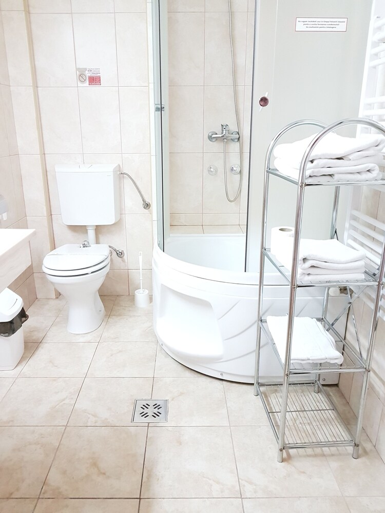 Hotel Hanul Fullton, Cluj-Napoca Hotel Hanul Fullton, Cluj-Napoca