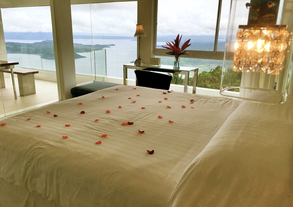 The Carmelence View, Tagaytay The Carmelence View, Tagaytay
