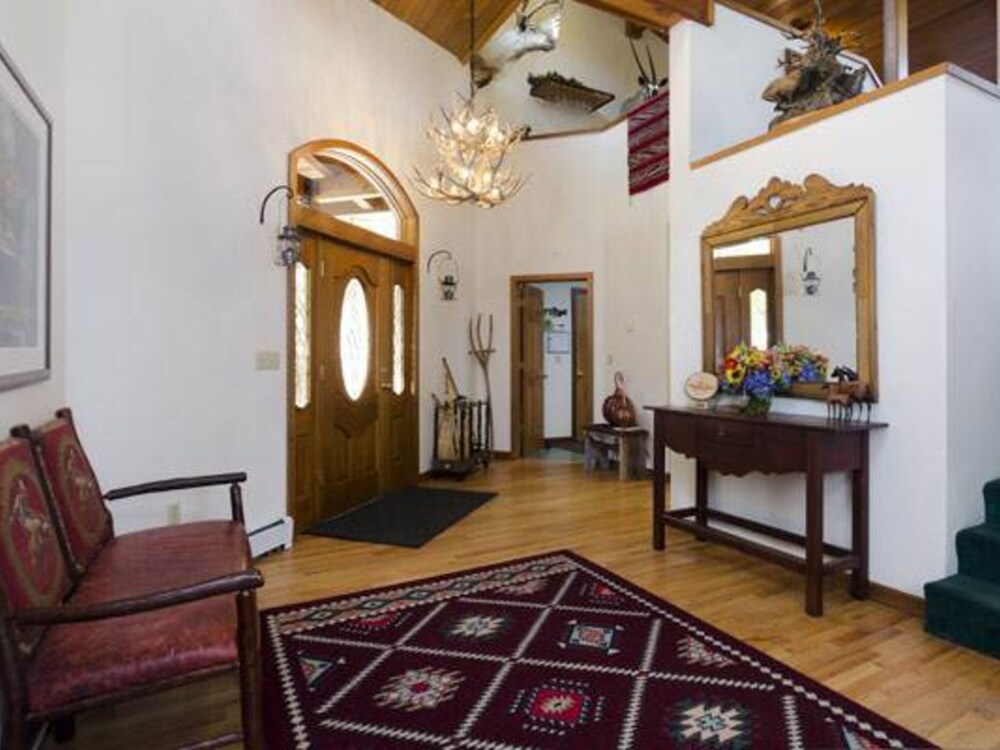 Hunters Hideaway 5 Br home by RedAwning, Steamboat Springs Hunters Hideaway 5 Br home by RedAwning, Steamboat Springs