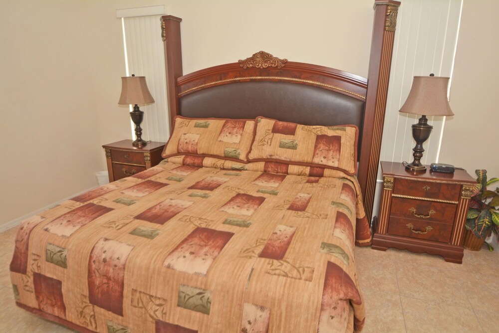 855 A Sweet Life 4 Br villa by RedAwning, Davenport 855 A Sweet Life 4 Br villa by RedAwning, Davenport