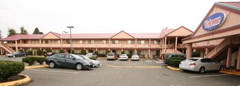 Welcome Everett Inn photo
