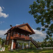 快樂 8 渡假村及康邦旅館