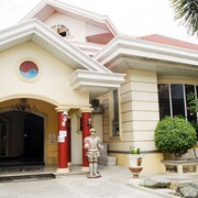 沃爾加街尼達飯店