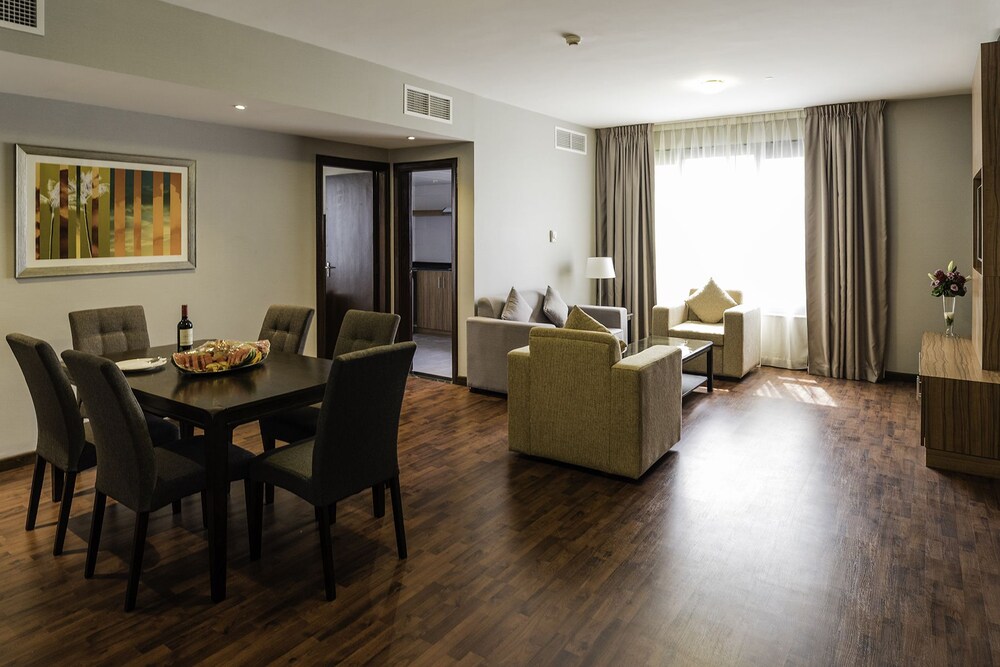 Emirates Plaza Hotel, Abu Dhabi Emirates Plaza Hotel, Abu Dhabi