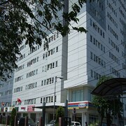 亞峰佩買公寓飯店