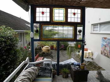 Parrot Peek B&B, East London Parrot Peek B&B, East London