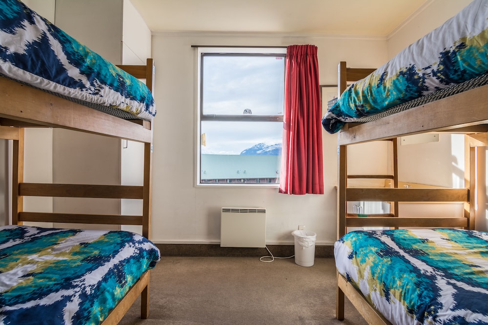 Lake Hawea Hostel, Wanaka Lake Hawea Hostel, Wanaka
