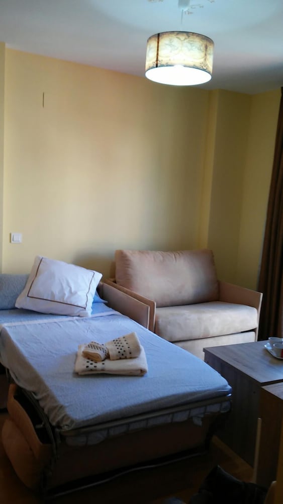 Apartamentos TurÃsticos La Garza, Caceres Apartamentos TurÃsticos La Garza, Caceres