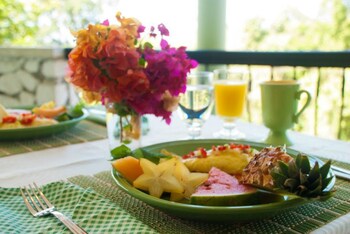 Mynt Retreat Bed and Breakfast, Montego Bay Mynt Retreat Bed and Breakfast, Montego Bay
