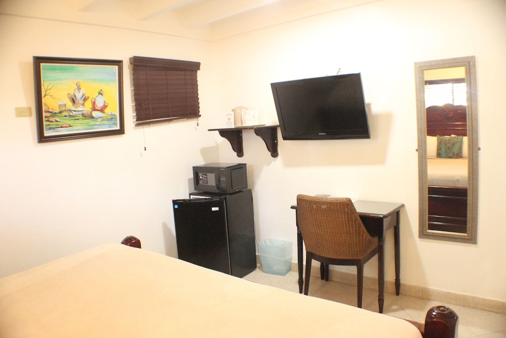 Altamont West Hotel, Montego Bay Altamont West Hotel, Montego Bay