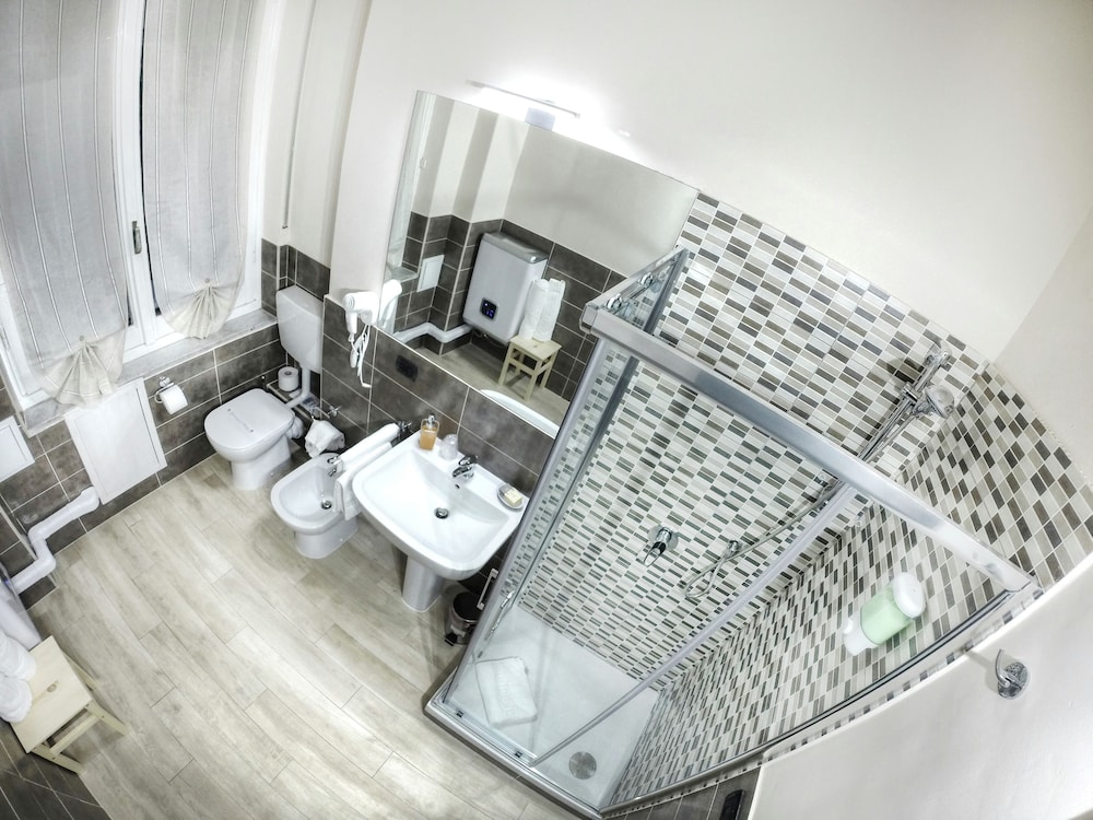 Vittoria Rooms, Genoa Vittoria Rooms, Genoa