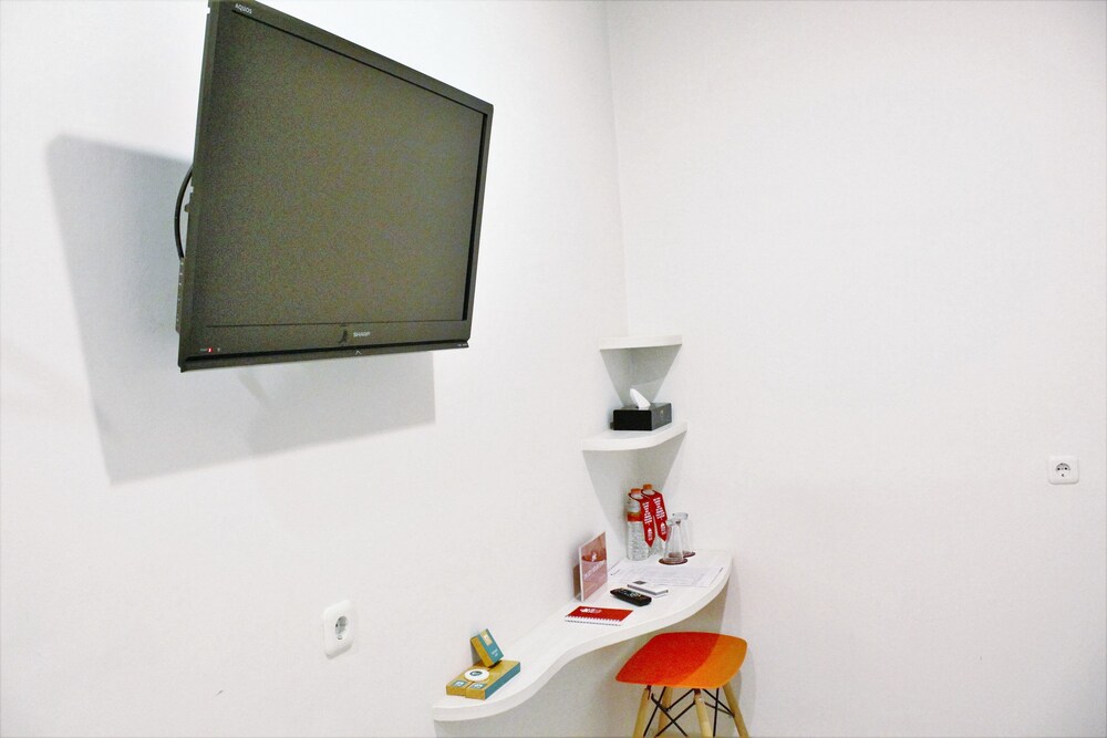 ZEN Rooms Pasar Ikan Losari, Makassar ZEN Rooms Pasar Ikan Losari, Makassar