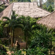 吉蔑山之盡頭旅館