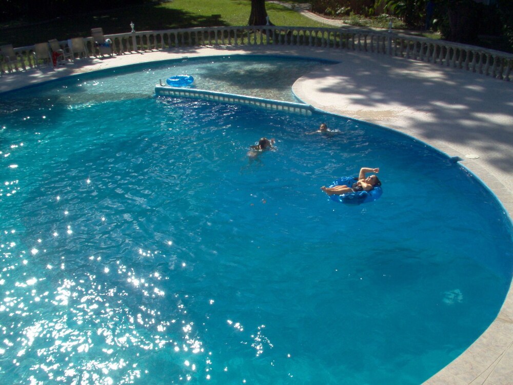 Banana Bank Lodge, Belmopan Banana Bank Lodge, Belmopan