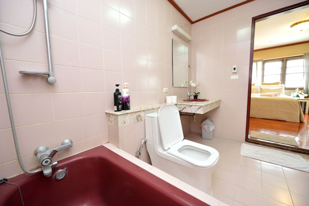 Lost and Found Bed and Breakfast, Bangkok Lost and Found Bed and Breakfast, Bangkok