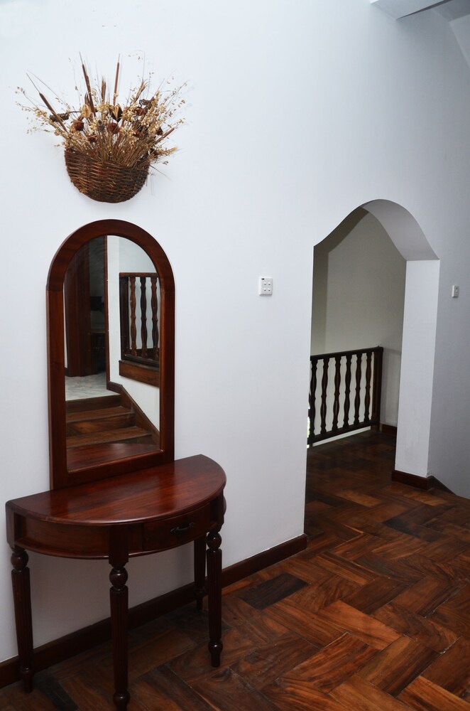Kandyan Crown Hotel, Kandy Kandyan Crown Hotel, Kandy