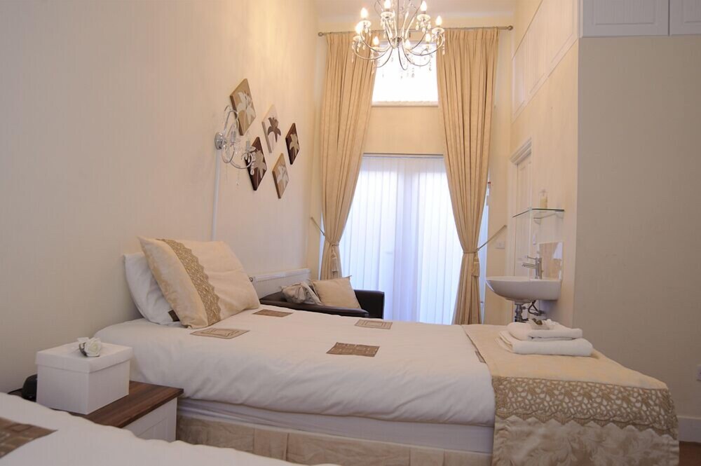 Park Hall Suites, Manchester Park Hall Suites, Manchester