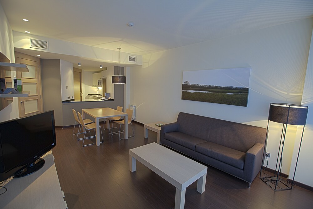 Apartamentos Jardines de Uleta Suites, Vitoria-Gasteiz Apartamentos Jardines de Uleta Suites, Vitoria-Gasteiz