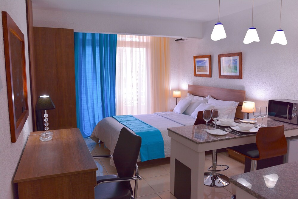 Silverleaf Service Apartments Mauritius, Flic-en-Flac Silverleaf Service Apartments Mauritius, Flic-en-Flac