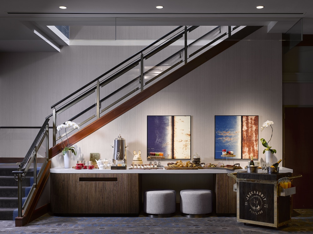 The Duniway Portland A Hilton Hotel, Portland The Duniway Portland A Hilton Hotel, Portland