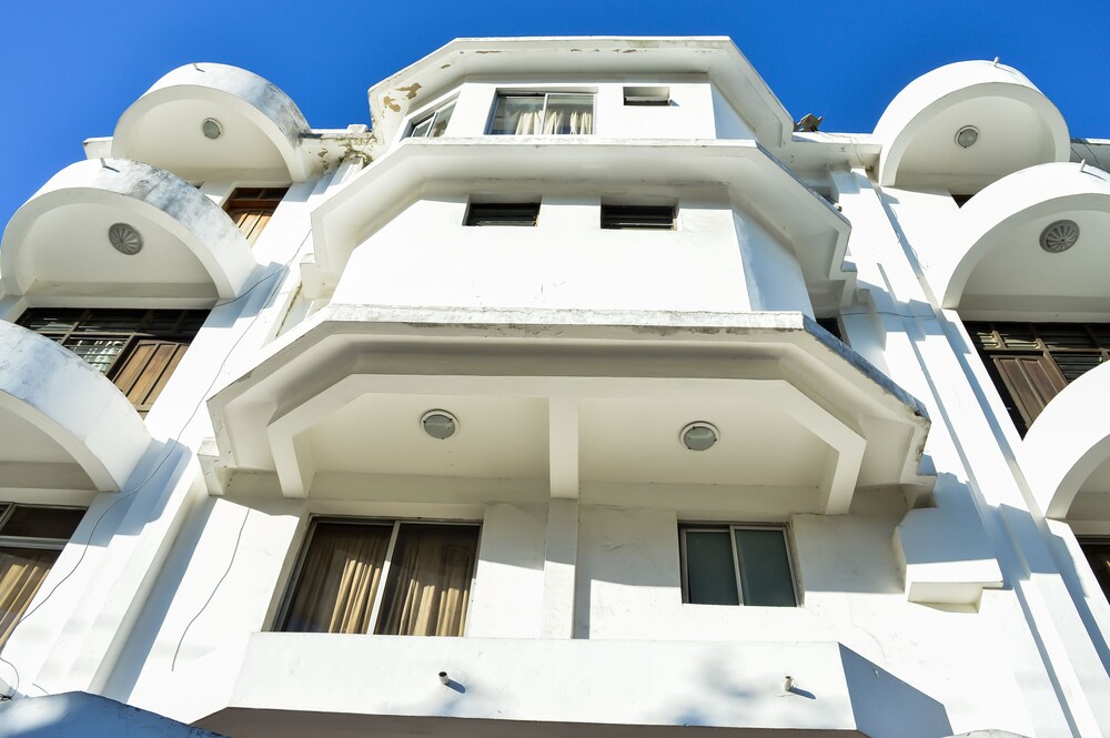 Cool Breeze Hotel, Mombasa Cool Breeze Hotel, Mombasa