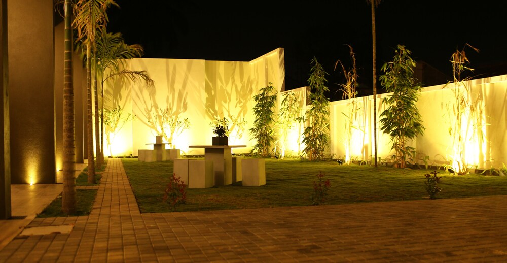 Hotel Cloud Nine, Negombo Hotel Cloud Nine, Negombo