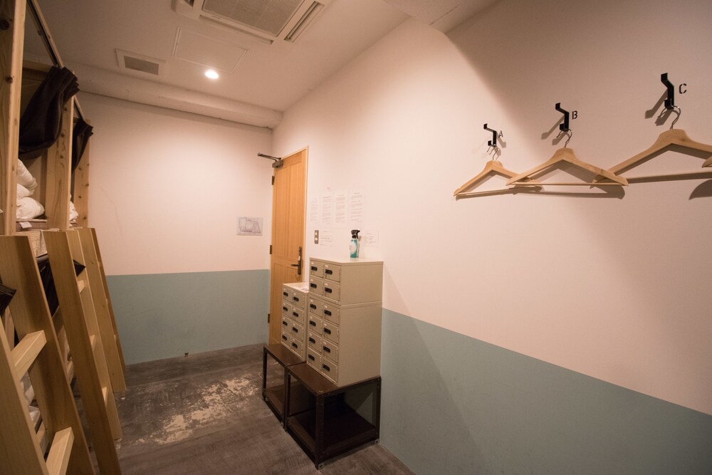 THE LIFE hostel & bar lounge, Fukuoka THE LIFE hostel & bar lounge, Fukuoka