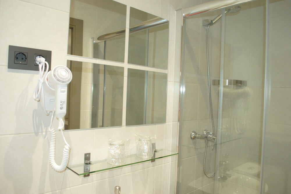 Fuencarral Rooms, Madrid Fuencarral Rooms, Madrid