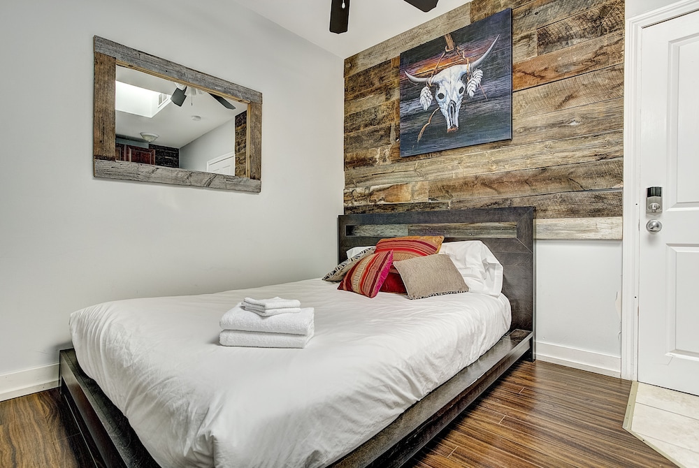 Destination Stays Griffintown Montreal, Montreal Destination Stays Griffintown Montreal, Montreal