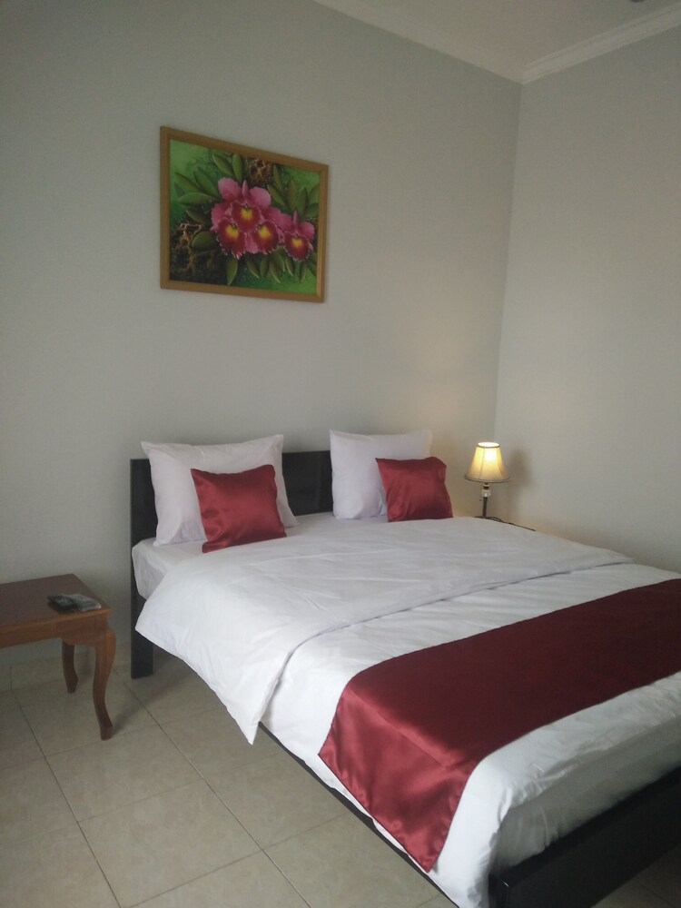 Cahaya Adrian Hotel, Labuan Bajo Cahaya Adrian Hotel, Labuan Bajo