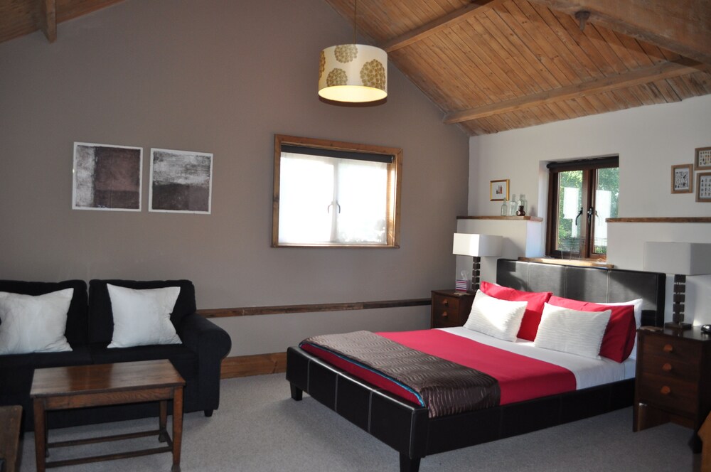 Home Farm Bed and Breakfast, Milton Keynes Home Farm Bed and Breakfast, Milton Keynes