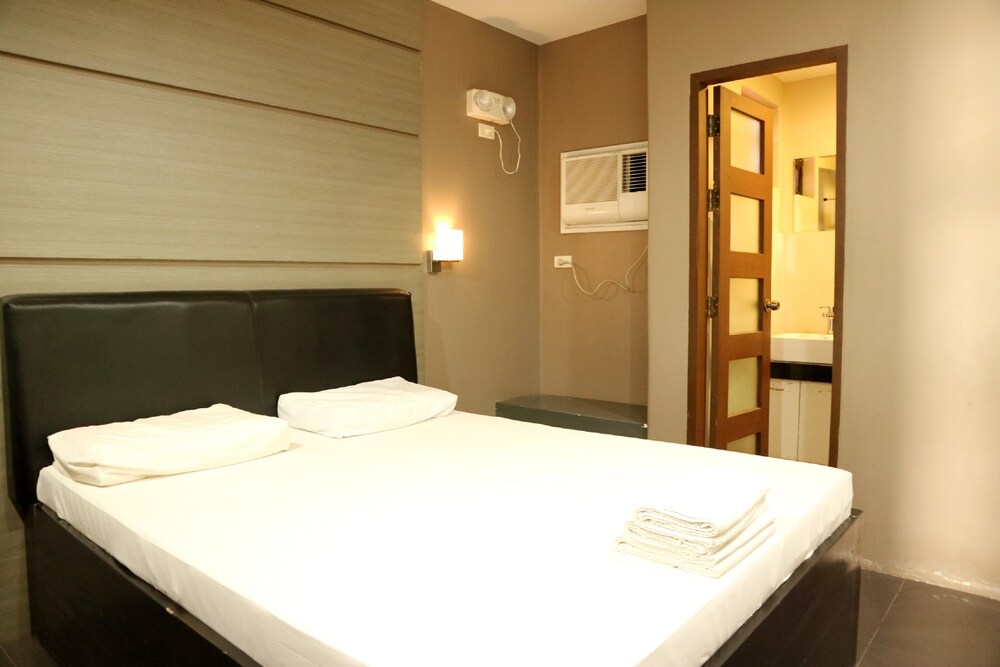 WEST GATE HOTEL, Laoag WEST GATE HOTEL, Laoag
