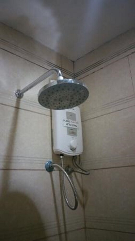 VIVEN HOTEL, Laoag VIVEN HOTEL, Laoag