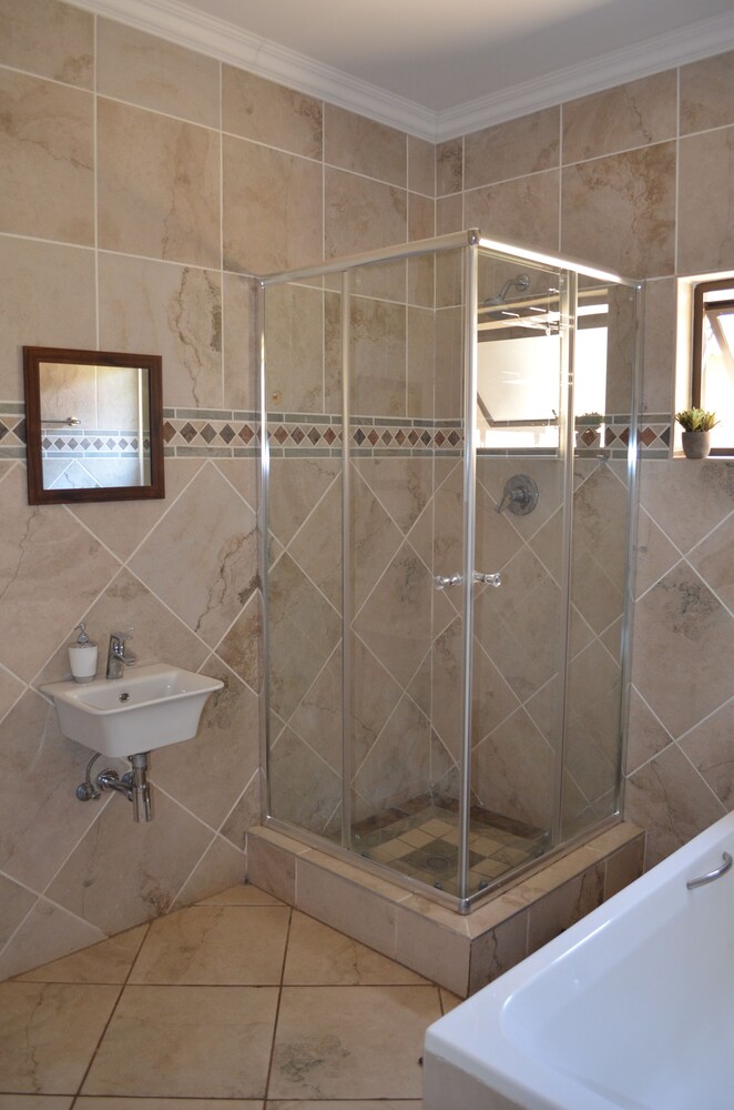 Manor Hills Guest Lodge, Rustenburg Manor Hills Guest Lodge, Rustenburg