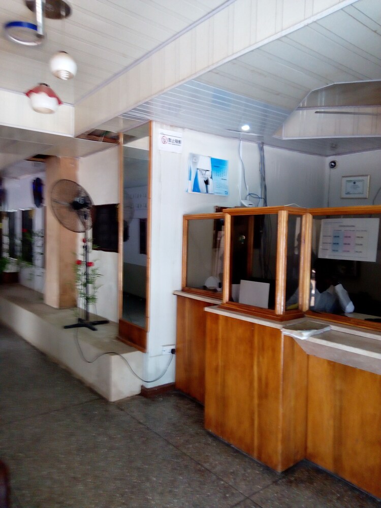 Hotel De Zews, Accra Hotel De Zews, Accra