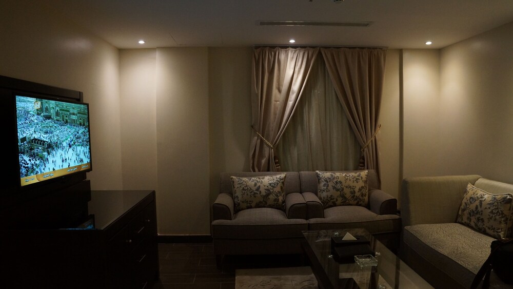 AlMuhaidb Gharnatha 60 St, Riyadh AlMuhaidb Gharnatha 60 St, Riyadh