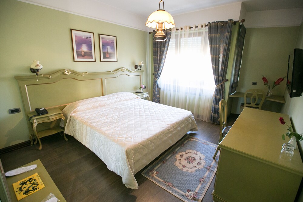 Hotel Victoria, Tirane Hotel Victoria, Tirane