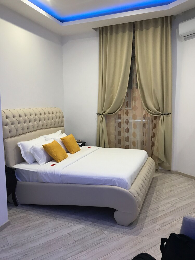 Escapesuite, Rome Escapesuite, Rome