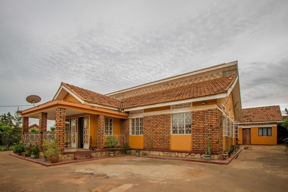 Ewaka Guesthouse and Backpackers - Hostel, Kampala Ewaka Guesthouse and Backpackers - Hostel, Kampala