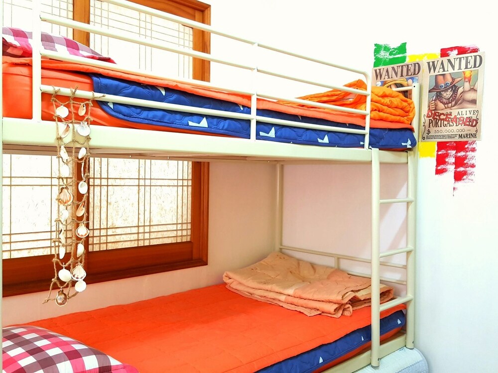 Captain Jeju Guesthouse - Hostel, Jeju Captain Jeju Guesthouse - Hostel, Jeju