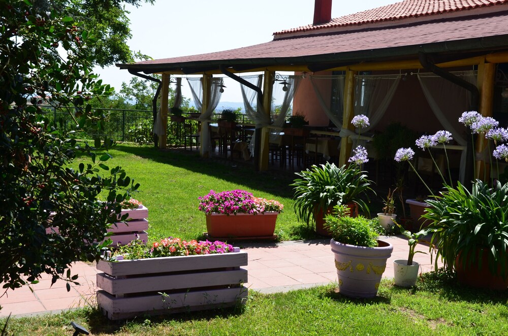 Francalancia Country Resort, Castelnuovo di Porto Francalancia Country Resort, Castelnuovo di Porto