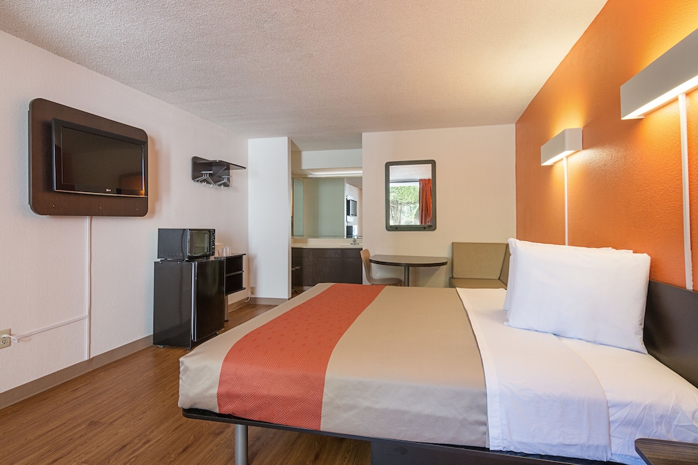 Motel 6 Newnan, GA, Newnan Motel 6 Newnan, GA, Newnan