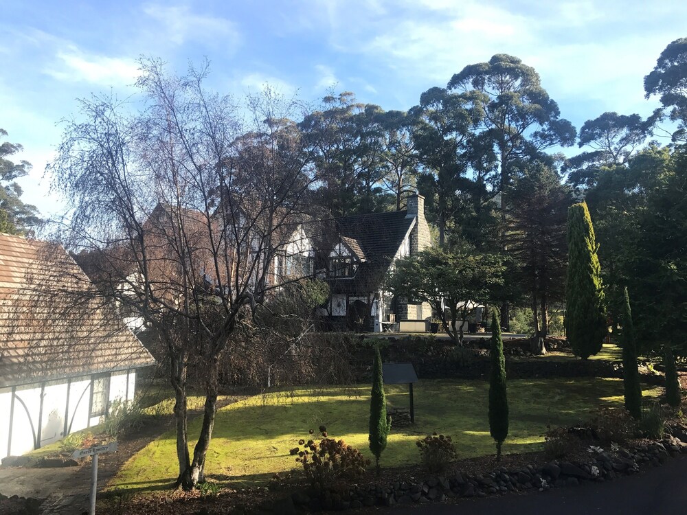 Fox and Hounds Inn, Tasmania Fox and Hounds Inn, Tasmania
